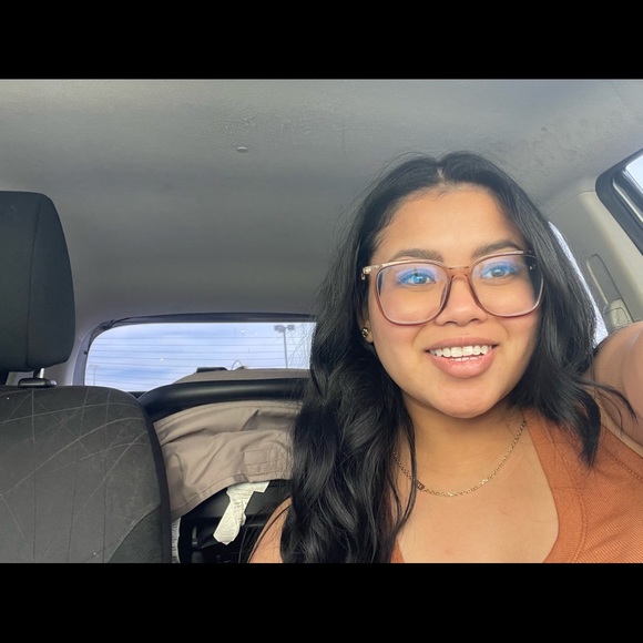 Meet your Posher, Martina - Picture 1 of 1